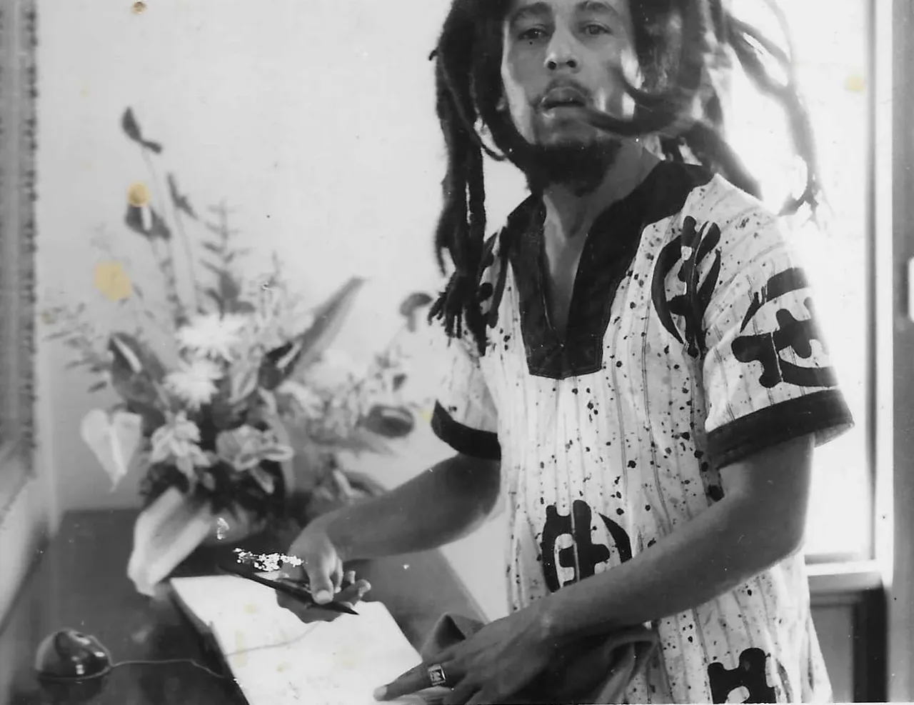 1978 in Kingston, Jamaica, at 56 Hope Road, great Bob Marley place. With one of my bredren and his wife, Chris and Mariam Offringa from Amsterdam, Holland, and